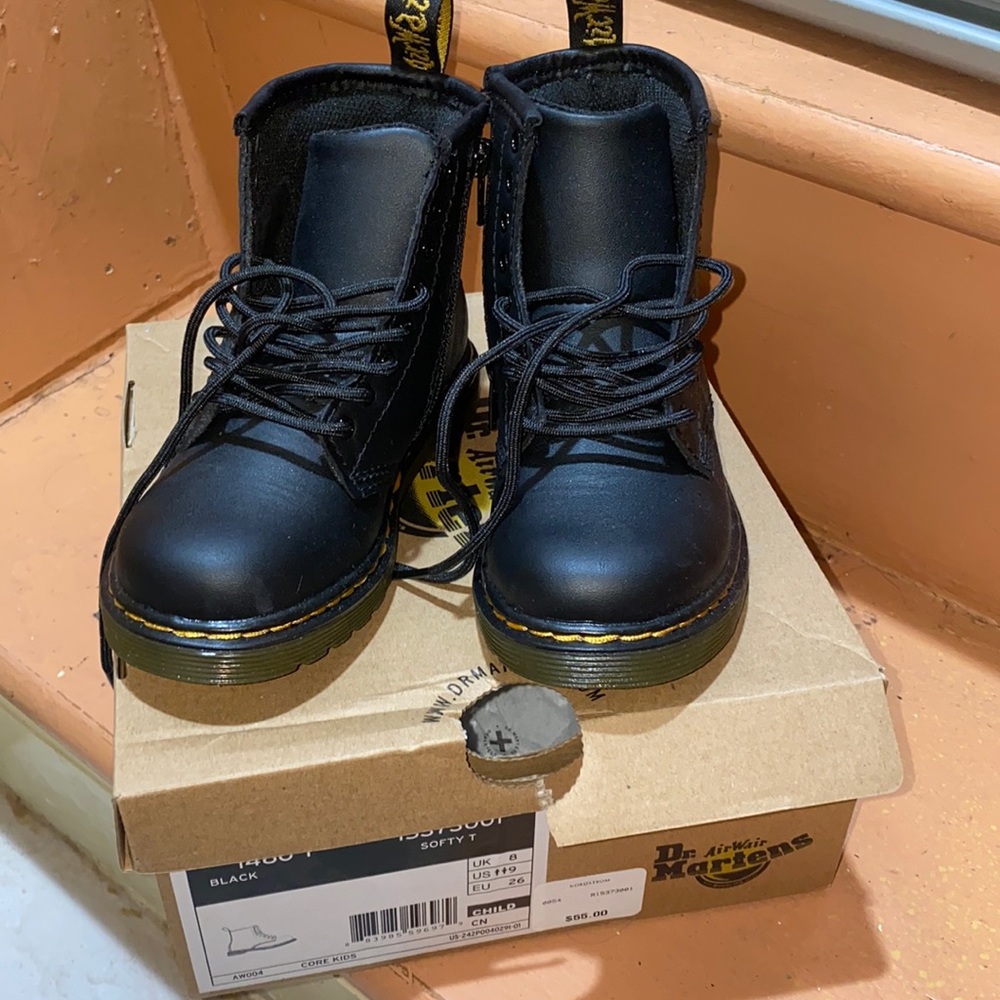 Only worn twice , still in great condition.